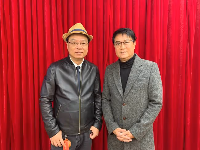 李連杰86歲岳父近照打扮低調，上戲畢業曾從影68年，卻從不談女兒
