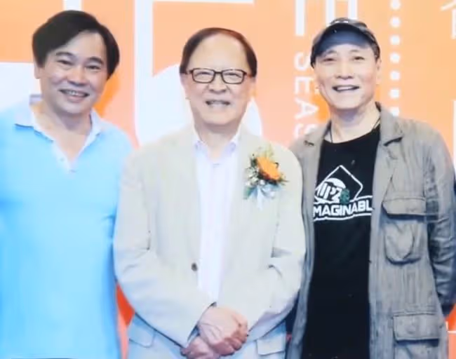 李連杰86歲岳父近照打扮低調,上戲畢業曾從影68年,卻從不談女兒