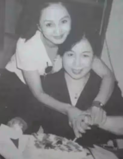 香妃去世後僅八個月，父親哥哥接連去世，母親成抑鬱，是巧合嗎？