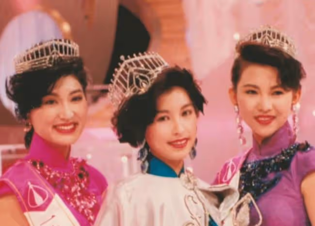 港姐周嘉玲罕曬夫妻合影,印度老公已滿頭白髮,結婚16年仍恩愛