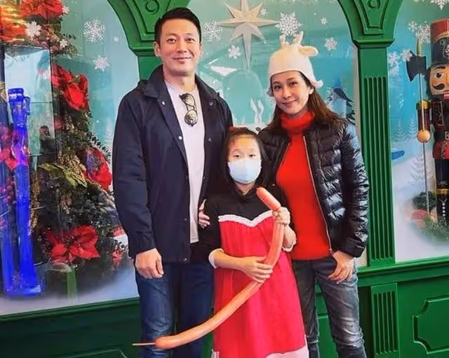 TVB前花旦曬一家三口合照,富商老公罕見出鏡,九歲女兒成焦點