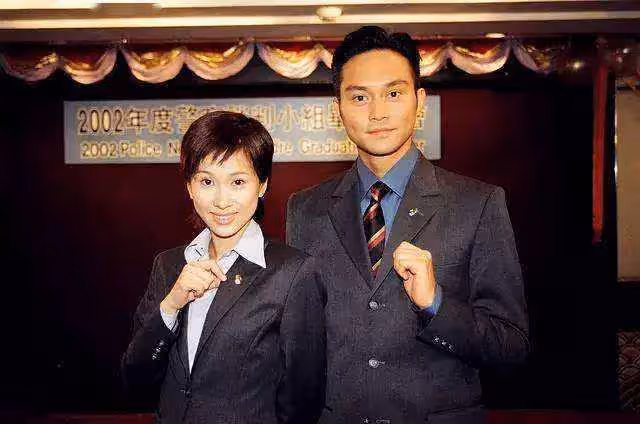 TVB前花旦曬一家三口合照,富商老公罕見出鏡,九歲女兒成焦點