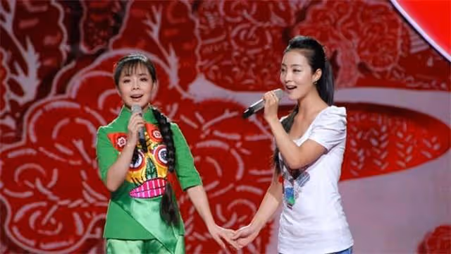 國家一級演員:因買不起房,回到農村種田,如今放牛種田成日常