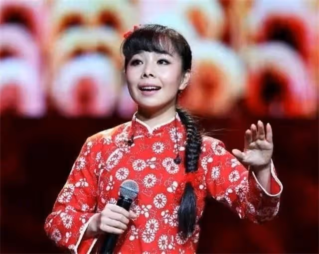國家一級演員:因買不起房,回到農村種田,如今放牛種田成日常