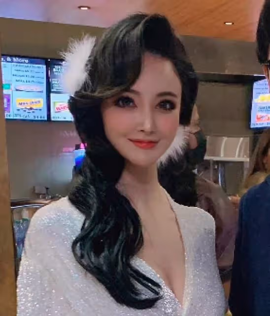 劉雨欣瘋狂迷戀整容，步步驚心後越發大膽，尖下巴鼻子看著真嚇人