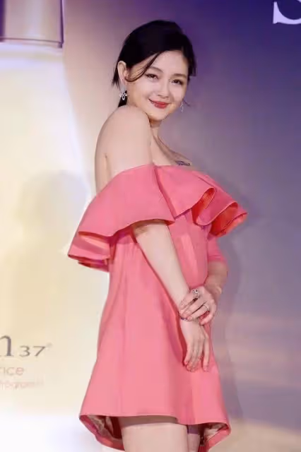 大S 17歲出道,與25歲的張穎穎相差20歲!汪小菲:她是善良的人