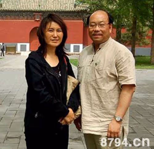 丈夫捧紅小23歲嬌妻後去世,妻子至今未嫁,娛樂圈難得的真情