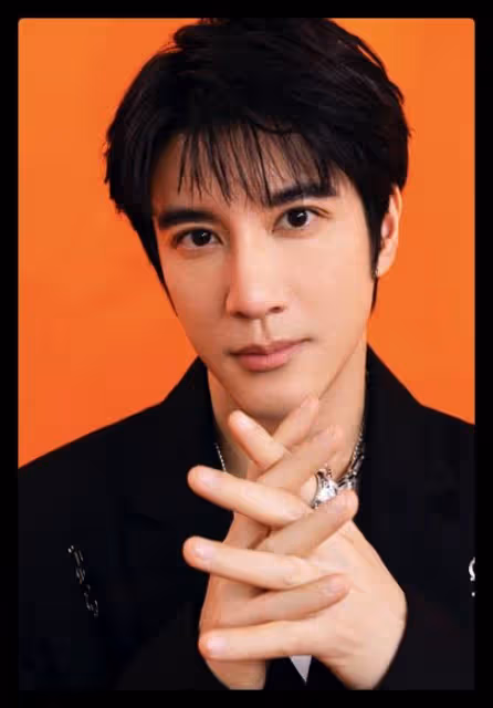 王力宏網店正常經營,主播曬高價演出服惹爭議,賣力帶貨不受影響
