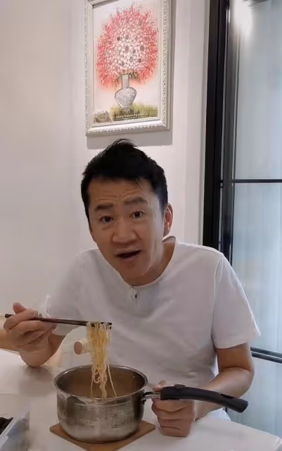 32歲男星在北京農村租房,本人不打算結婚還是丁克,直言買房幹啥