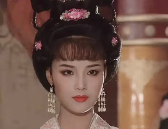 茹萍慶結婚23周年,與劉之冰合影太甜蜜,樂當後媽對繼子視如己出