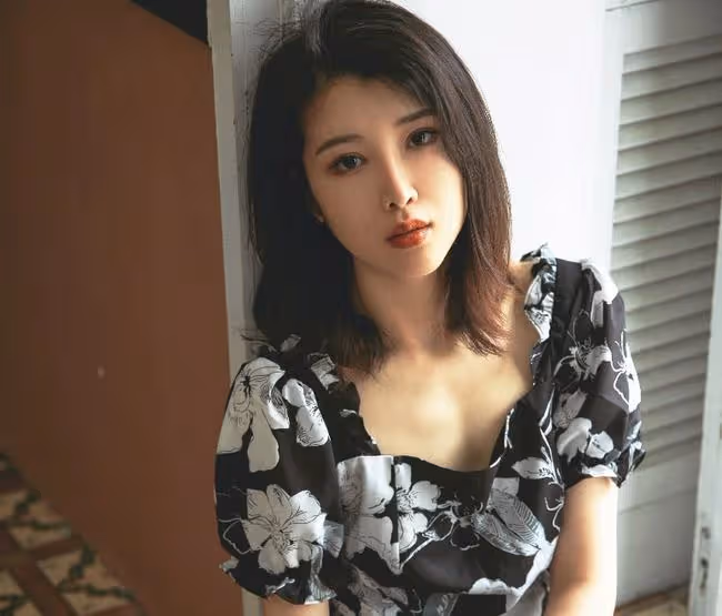茹萍慶結婚23周年,與劉之冰合影太甜蜜,樂當後媽對繼子視如己出