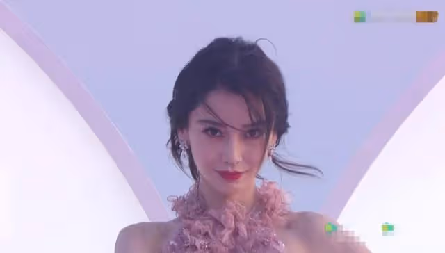 黃曉明生活太瀟灑,泡吧嗨到凌晨回酒店,baby卻忙於各個盛典活動