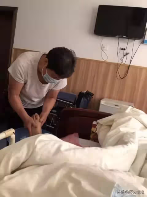當年「捐腎救妻」的模範丈夫,如今卻下場悽慘,到底發生了什麼?