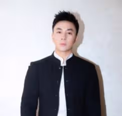 「撒謊成性」何潔,內涵釋小龍插刀李宇春,後介入他人婚姻難洗白