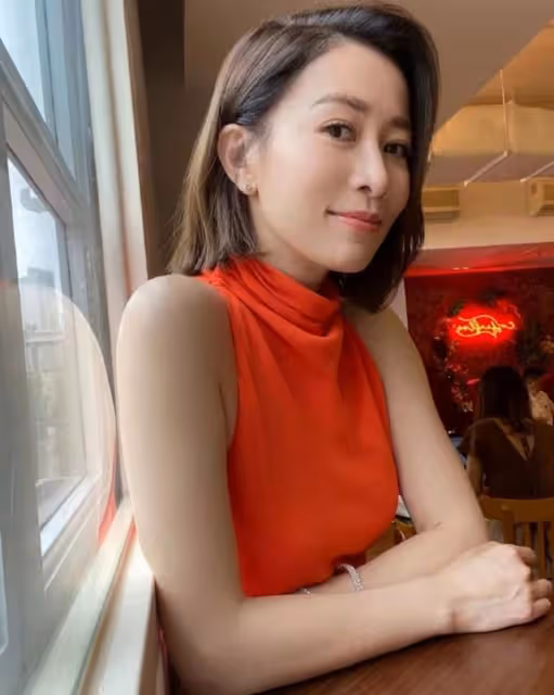 疑打算出席頒獎禮!前TVB視後回港曬與曾志偉合照,二人私交甚篤