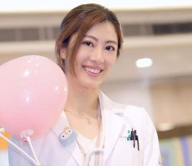 恭喜!TVB人氣女星曬照宣布結婚,丈夫年輕帥氣並非中年胖叔叔