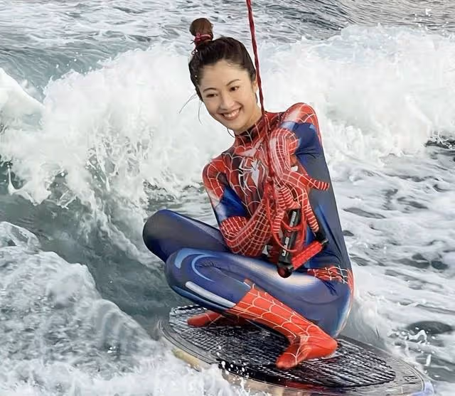 恭喜!TVB人氣女星曬照宣布結婚,丈夫年輕帥氣並非中年胖叔叔