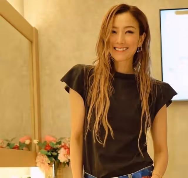 擔心！天后鄭秀文大曝母親身體抱恙需做手術，為照顧對方推掉工作