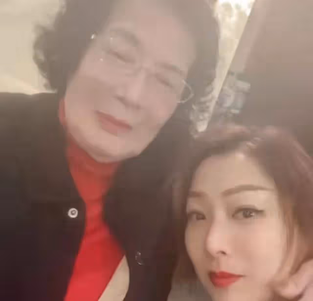 擔心!天后鄭秀文大曝母親身體抱恙需做手術,為照顧對方推掉工作