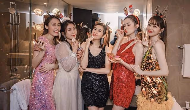 TVB「超靚長腿姐妹團」聚會,有人多次傳離婚,有人已是三孩之母