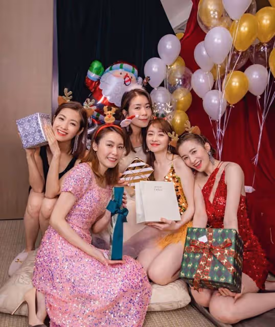TVB「超靚長腿姐妹團」聚會,有人多次傳離婚,有人已是三孩之母