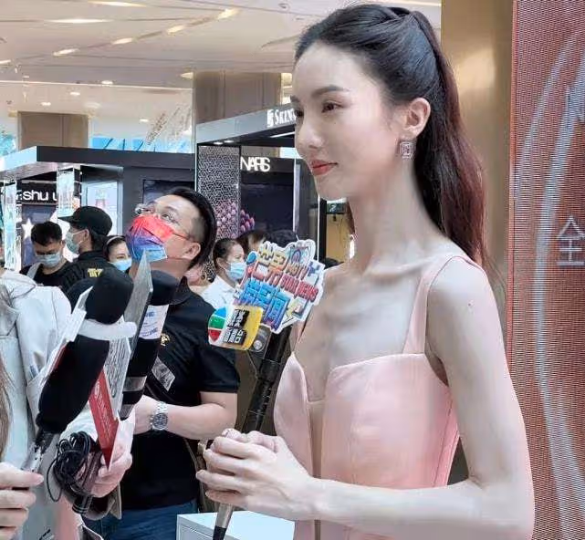 紙片人對豐滿女,章子怡瘦成閃電,趙奕歡豐滿撩人,誰才是你的菜