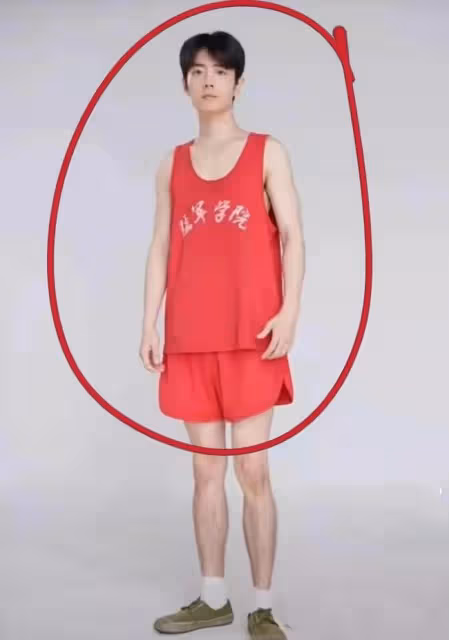 肖戰穿「紅背心」拍定妝照!腿毛意外搶鏡,拍攝時整個人太憔悴