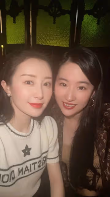 劉亦菲舒暢同框合影，因暴漏天仙牙齦被罵慘，舒暢，咱不背這個鍋