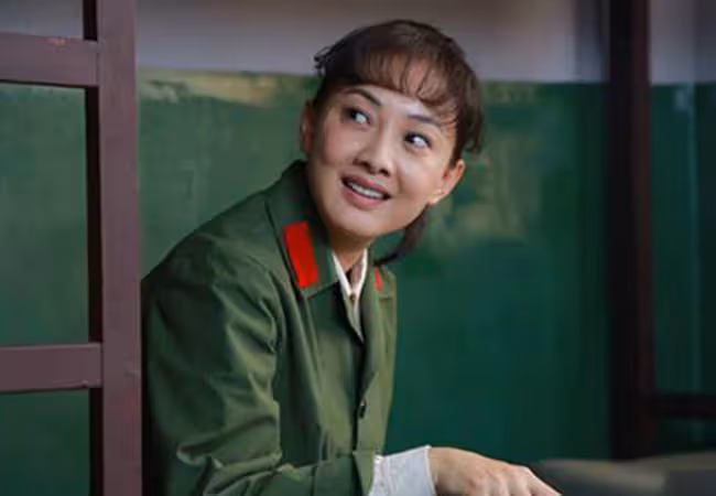 8次登上春晚,24歲嫁豪門,「雙料冠軍」的牛莉,真的太牛了