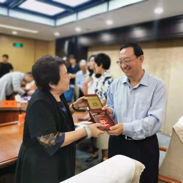 太厲害!李雪健等6人成為終身榮耀藝術家,倪大紅、劉佩琦都沒有