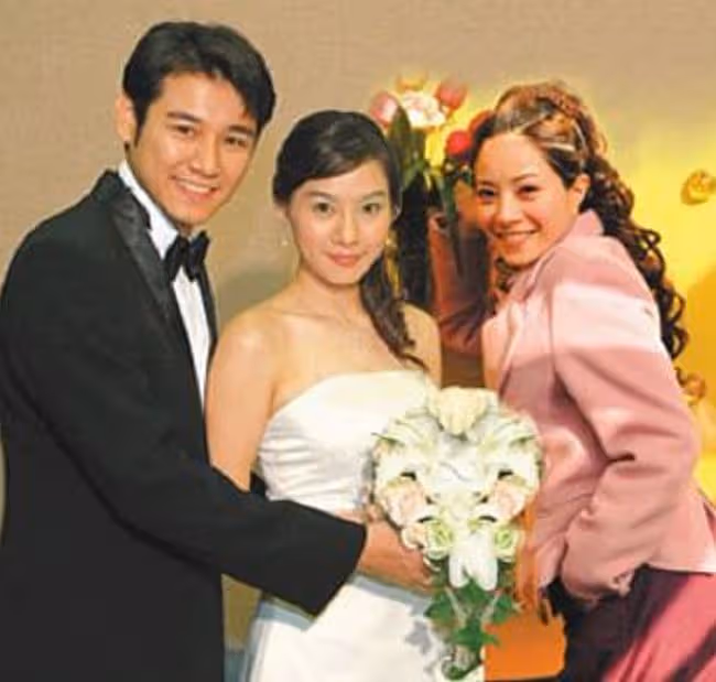 恭喜!47歲男星終於將當爸,捧36歲妻子孕肚笑容滿面,結婚剛2月