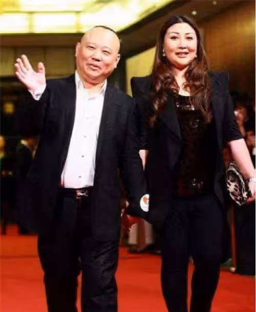 郭德綱老婆深夜尋人！德雲社演員老伴走失12天，其智力殘疾還腿瘸