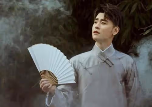 4年前,那個讓夜店女孩們愛上了相聲的張雲雷,現在怎麼樣了?