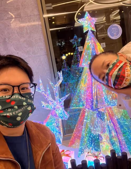 萬梓良前妻與女兒同框,愛女剪短髮打扮似小伙,名校畢業事業有成