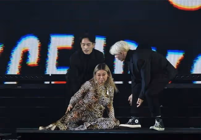 鄭欣宜奪最佳女歌手!台上意外跌倒仍保持笑容,自嘲像翻轉的烏龜