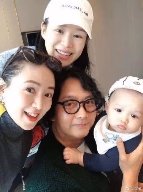 胡杏兒發文慶祝結婚六周年,高調錶白圈外老公,曬夫妻合照秀恩愛