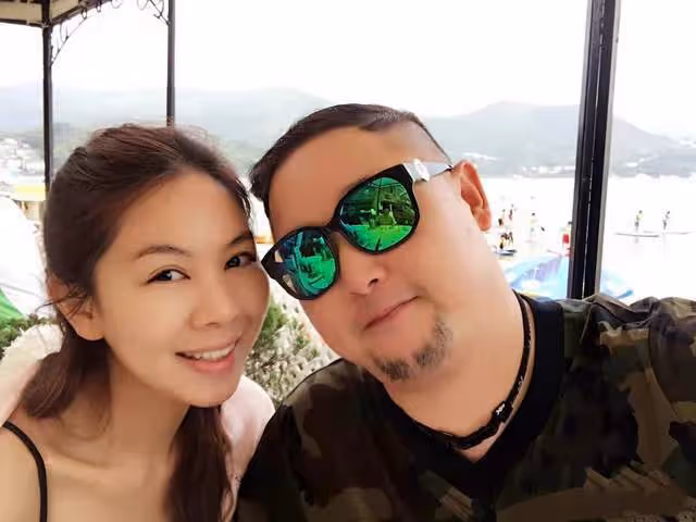 39歲女星被曝戀上富商！疑丈夫癌逝三個月另結新歡，女兒年僅3歲