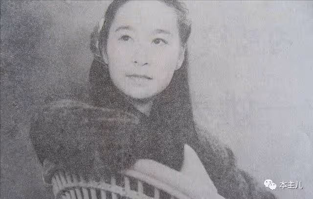 「國民母親」奚美娟:39歲產子,遭前夫劈腿,獨自撫養兒子27年