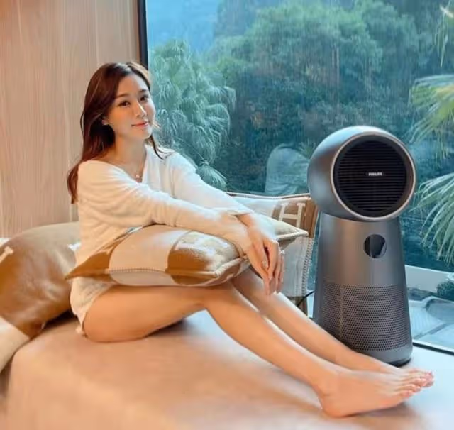生活富貴!TVB女神小花窗台前大秀美腿,窗外壯觀山景也盡收眼底