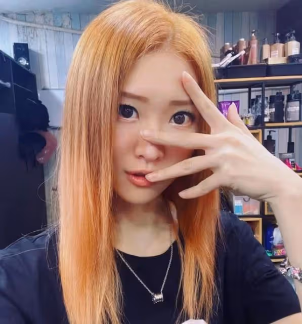 好Man!香港女歌手頒獎禮突然暈倒,獲TVB視帝公主抱回後台休息