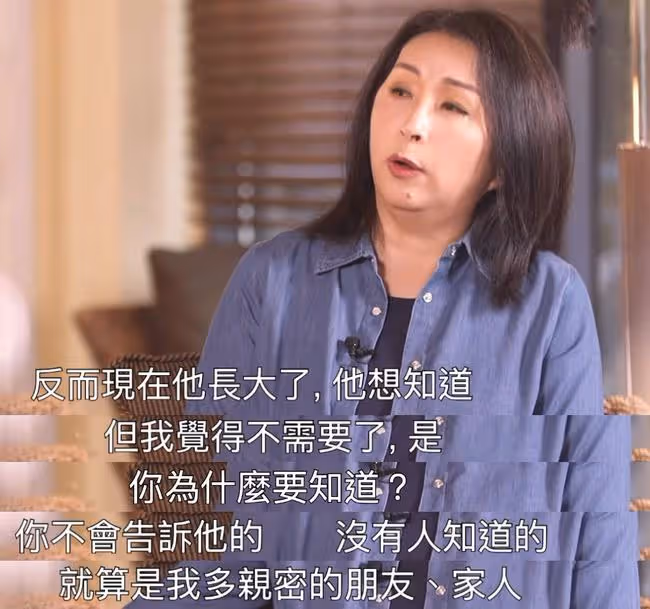 63歲陳秀珠罕露面,與22歲兒子爬山精神好,拒絕告知其生父身份