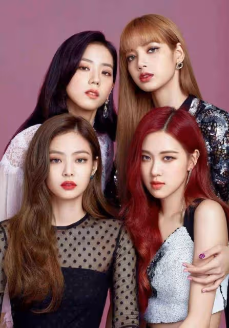 心疼Lisa,登頂全球最美top1,網友卻不買帳:水分太大