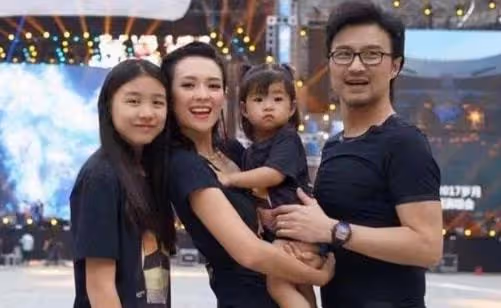 章子怡汪峰離婚?爆料人黃安發布道歉視頻,當事人:該告誰告誰