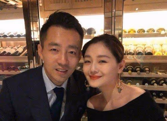 離婚就開撕,何必呢?看看李湘和大S的做法,差距一目了然!