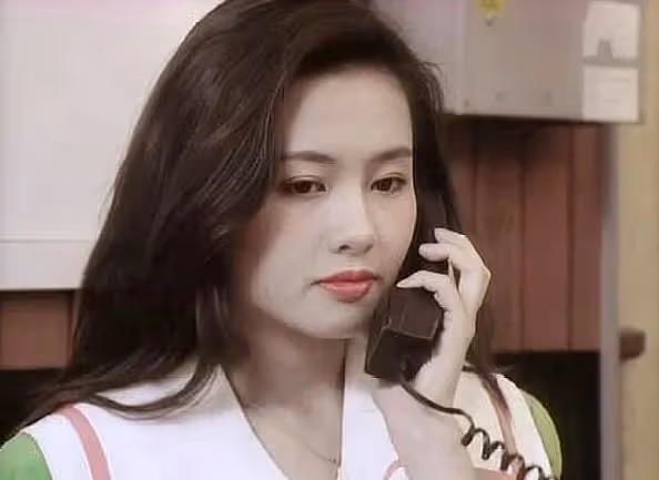 李麗珍：與閨蜜丈夫30天52次，3人同床「多人運動」，前程盡毀