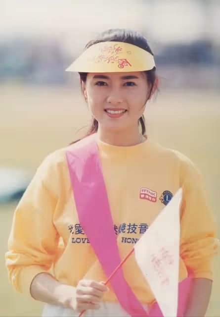 李麗珍：與閨蜜丈夫30天52次，3人同床「多人運動」，前程盡毀