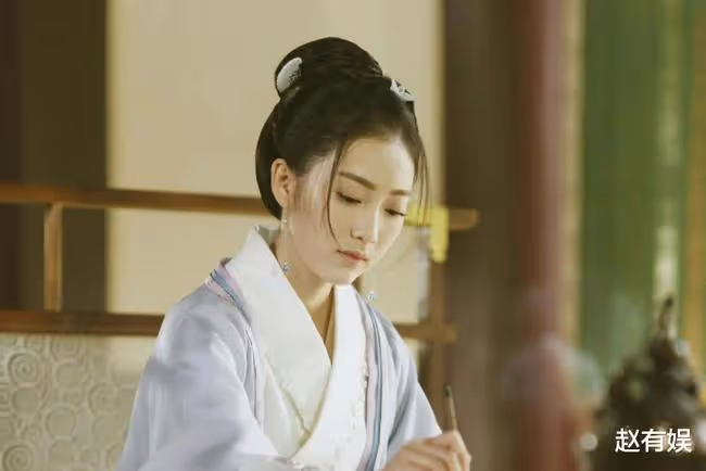 2年多無新作,被質疑退圈,曾深陷加戲爭議的「趙瑟瑟」去哪了?