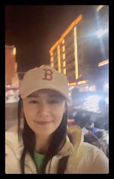 40歲港星回汕尾老家,和家人探望102歲婆婆,逛路邊攤被求偶遇