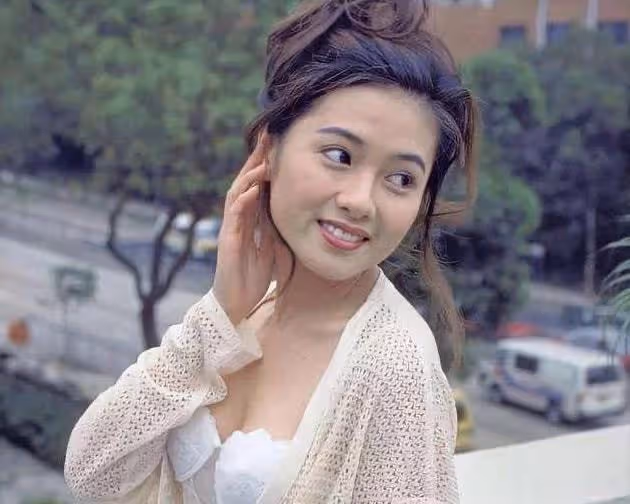 李麗珍：與閨蜜丈夫30天52次，3人同床「多人運動」，前程盡毀