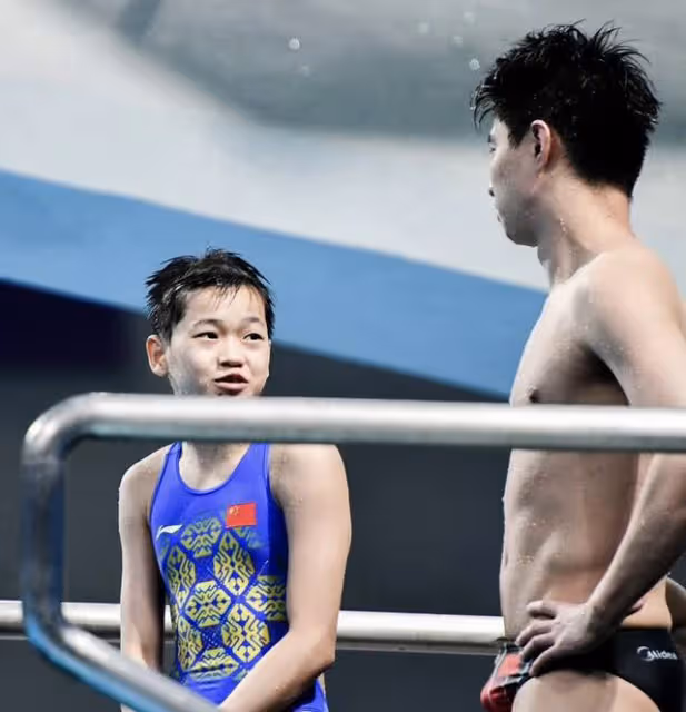 全紅嬋「補刀」陳艾森!森哥問紅姐:好笑不?14歲天才回答:好笑